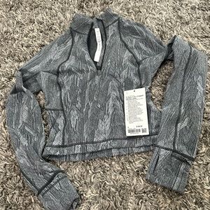 New Lululemon run cropped half zip jacq size 4